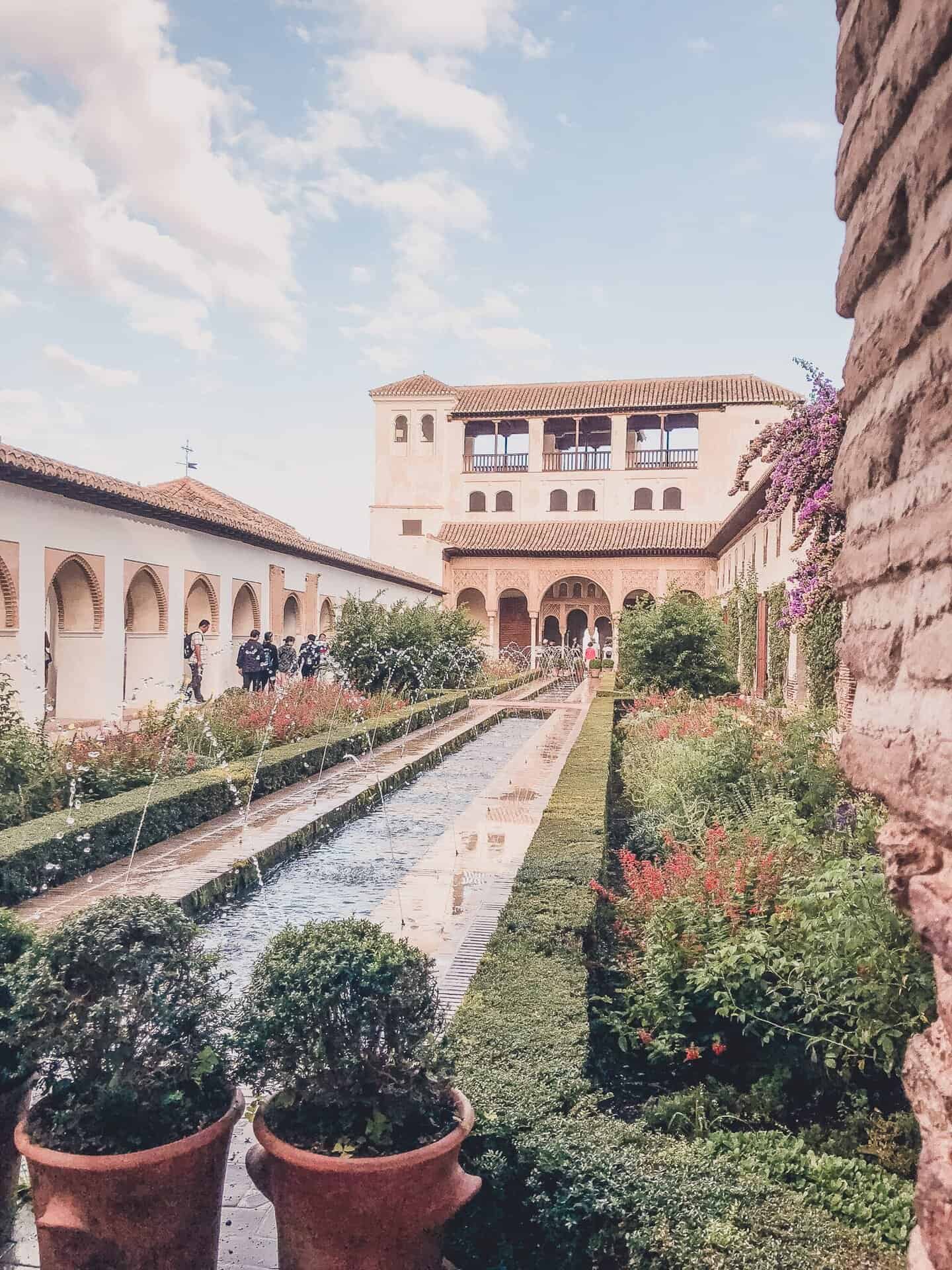 A Complete One Day Itinerary in Granada Including a Food Tour!